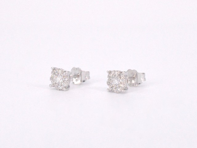 Witgouden oorbellen met briljant geslepen natuurlijke diamanten - afbeelding 10 van  11