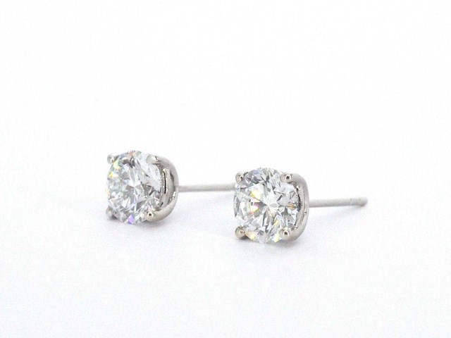 Witgouden oorbellen met briljanten van 2.00 carat - afbeelding 4 van  9