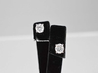 Witgouden oorbellen met diamant 0.50 carat - afbeelding 4 van  5