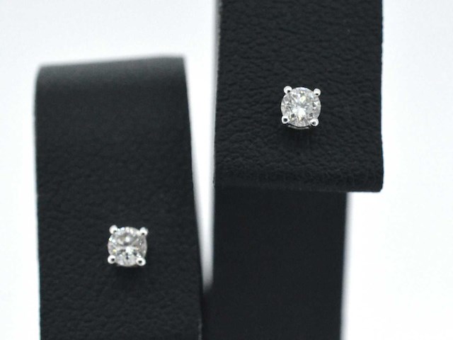 Witgouden oorbellen met diamant - afbeelding 1 van  8