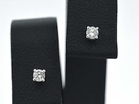 Witgouden oorbellen met diamant