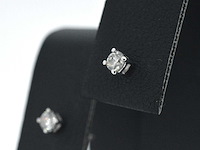 Witgouden oorbellen met diamant - afbeelding 4 van  8