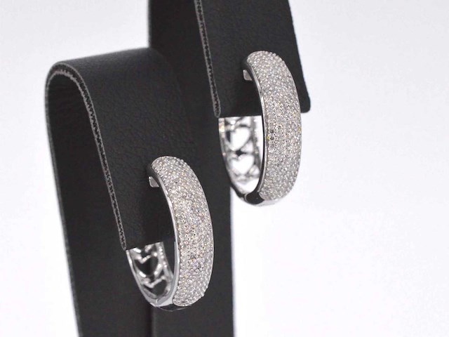 Witgouden oorbellen met diamant - afbeelding 6 van  9
