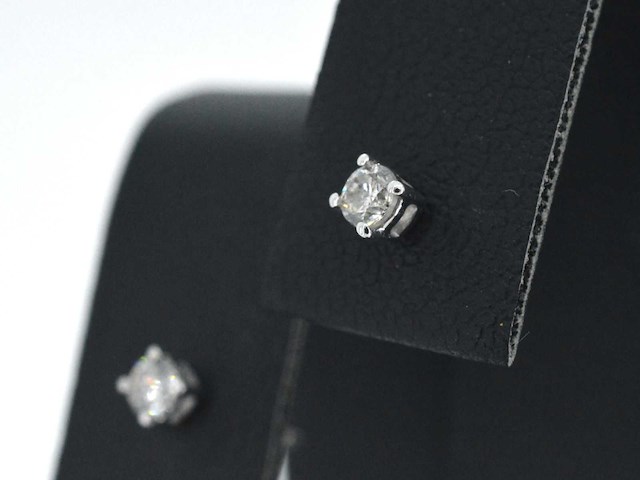 Witgouden oorbellen met diamant - afbeelding 4 van  8