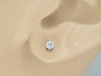 Witgouden oorbellen met diamant - afbeelding 4 van  11