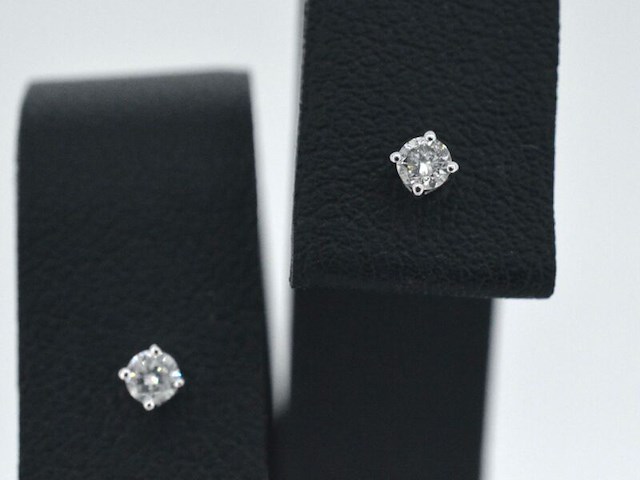 Witgouden oorbellen met diamant - afbeelding 1 van  3