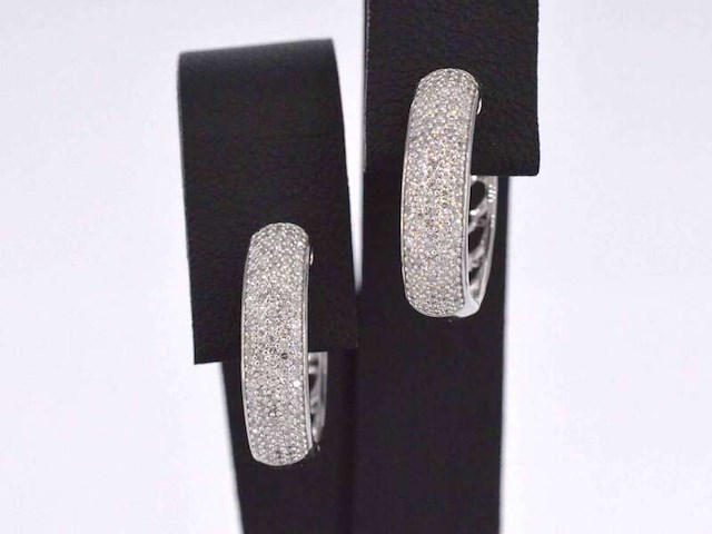 Witgouden oorbellen met diamant - afbeelding 1 van  10