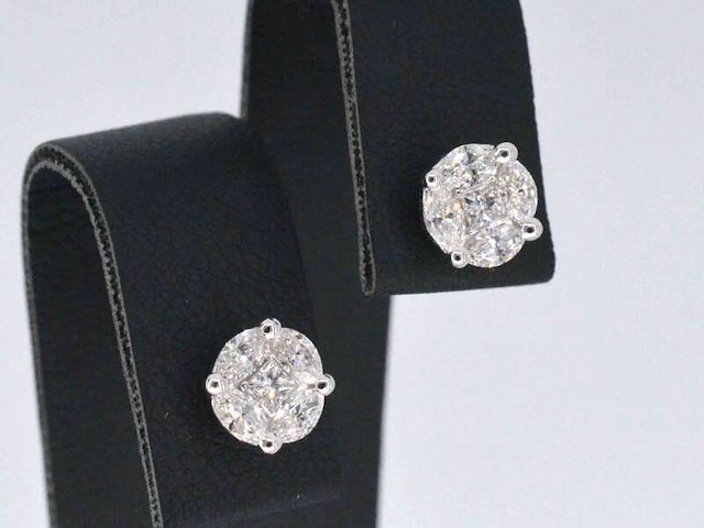 Witgouden oorbellen met diamant - afbeelding 4 van  9