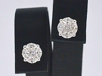 Witgouden oorbellen met diamant