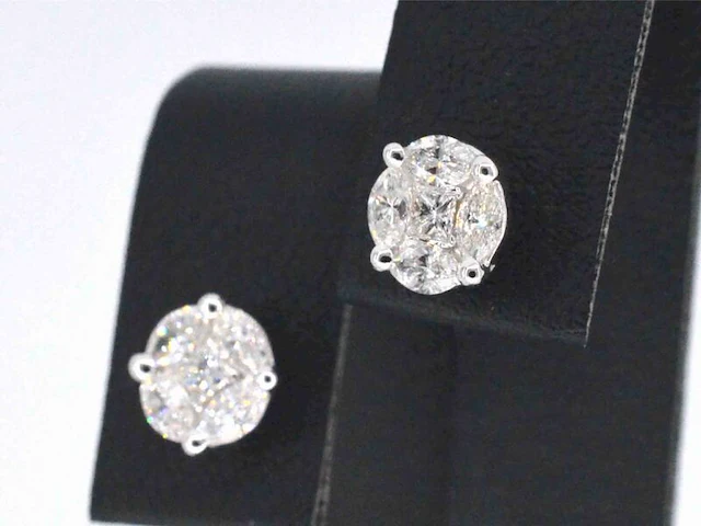 Witgouden oorbellen met diamant - afbeelding 4 van  10
