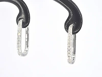 Witgouden oorbellen met diamant