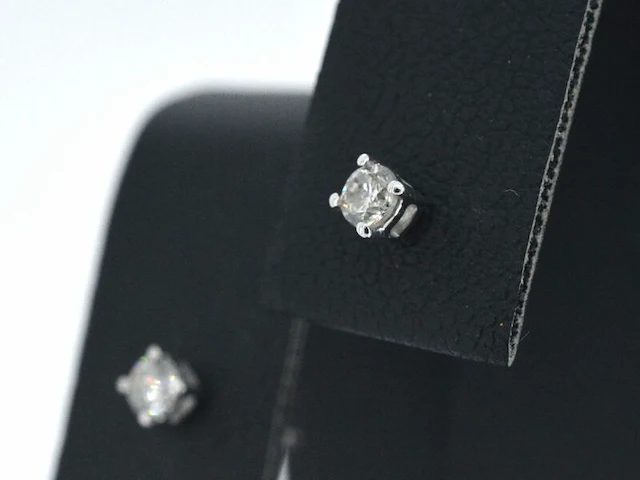 Witgouden oorbellen met diamant - afbeelding 3 van  9