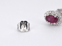 Witgouden oorbellen met diamanten en robijn - afbeelding 2 van  10