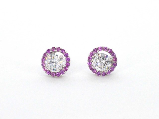 Witgouden oorbellen met diamanten en roze saffieren - afbeelding 7 van  8