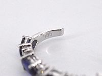 Witgouden oorbellen met diamanten en saffier - afbeelding 8 van  8