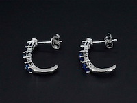 Witgouden oorbellen met diamanten en saffier - afbeelding 5 van  9