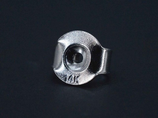 Witgouden oorbellen met diamanten en saffier - afbeelding 7 van  9