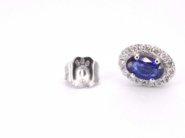 Witgouden oorbellen met diamanten en saffier - afbeelding 9 van  10