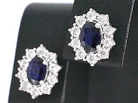 Witgouden oorbellen met diamanten en saffier - afbeelding 4 van  10