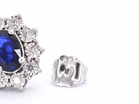 Witgouden oorbellen met diamanten en saffier - afbeelding 9 van  10