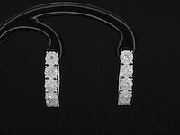 Witgouden oorbellen met diamanten - afbeelding 4 van  7