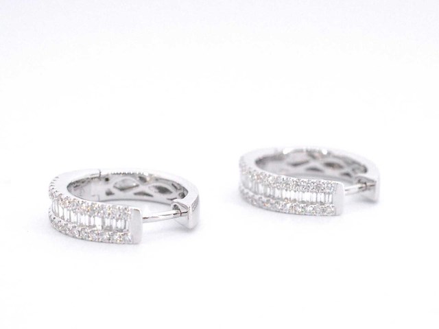 Witgouden oorbellen met diamanten - afbeelding 2 van  11