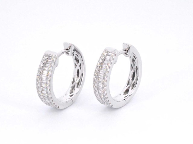 Witgouden oorbellen met diamanten - afbeelding 7 van  11