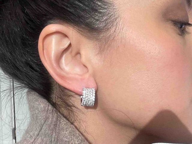 Witgouden oorbellen met diamanten - afbeelding 3 van  13