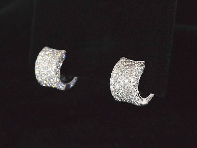 Witgouden oorbellen met diamanten - afbeelding 7 van  13