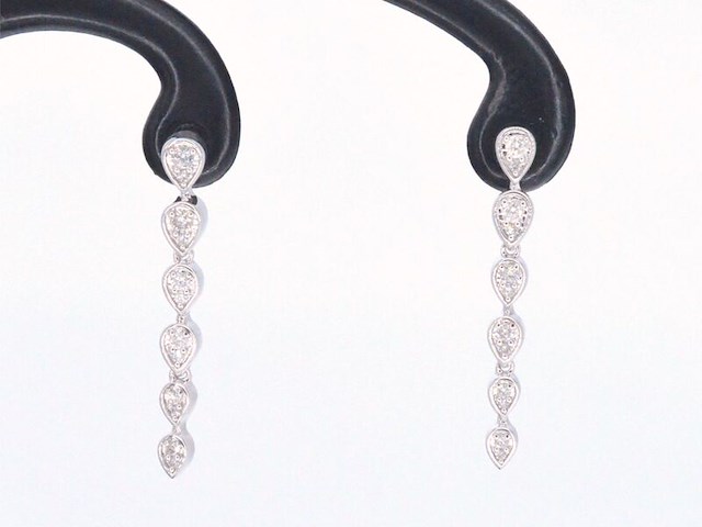 Witgouden oorbellen met diamanten - afbeelding 1 van  10