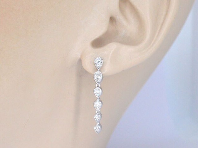 Witgouden oorbellen met diamanten - afbeelding 3 van  10