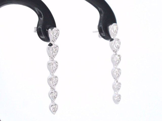 Witgouden oorbellen met diamanten - afbeelding 5 van  10