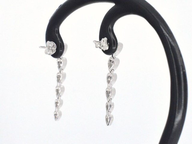 Witgouden oorbellen met diamanten - afbeelding 6 van  10