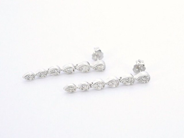 Witgouden oorbellen met diamanten - afbeelding 7 van  10