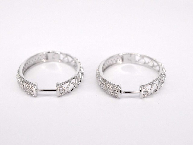 Witgouden oorbellen met diamanten - afbeelding 7 van  10