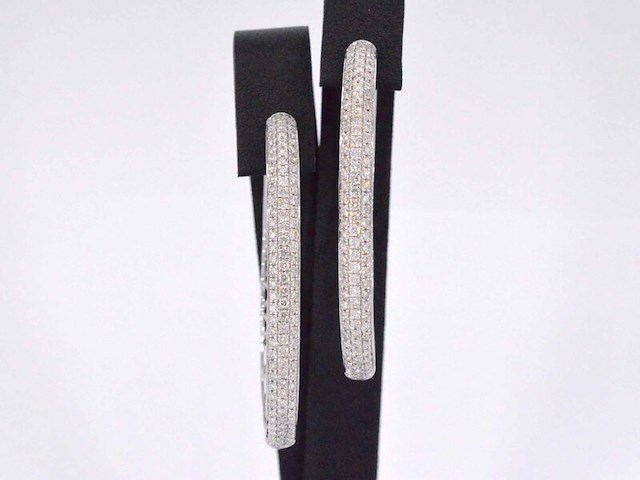 Witgouden oorbellen met diamanten - afbeelding 1 van  10