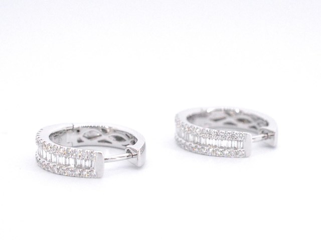 Witgouden oorbellen met diamanten - afbeelding 2 van  12