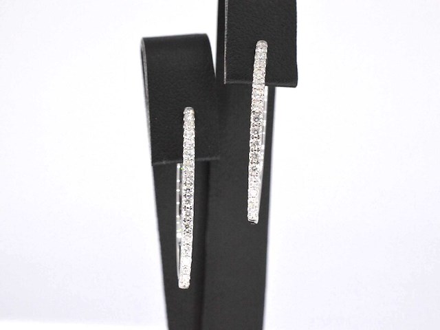 Witgouden oorbellen met diamanten - afbeelding 1 van  9