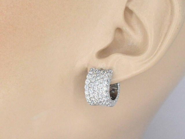 Witgouden oorbellen met diamanten - afbeelding 4 van  11