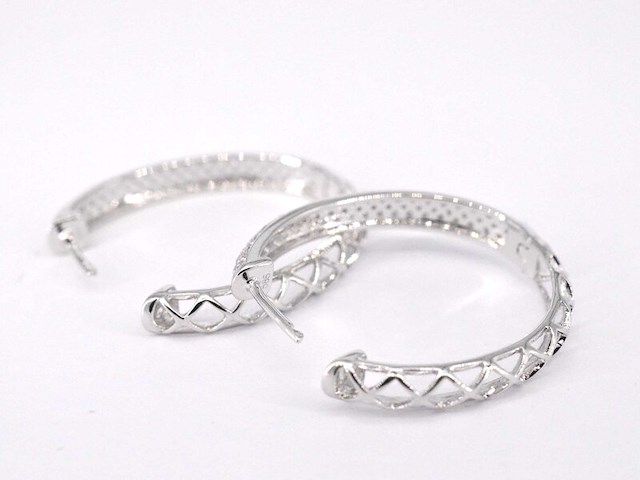 Witgouden oorbellen met diamanten - afbeelding 8 van  10