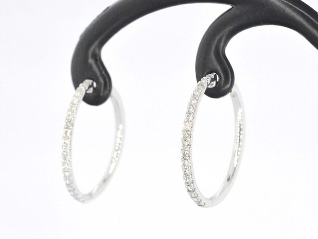 Witgouden oorbellen met diamanten - afbeelding 1 van  9