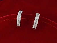 Witgouden oorbellen met diamanten