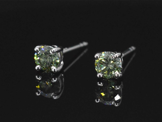 Witgouden oorbellen met groene diamanten 0.50 carat - afbeelding 4 van  9