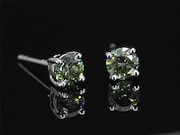 Witgouden oorbellen met groene diamanten 0.50 carat - afbeelding 5 van  9