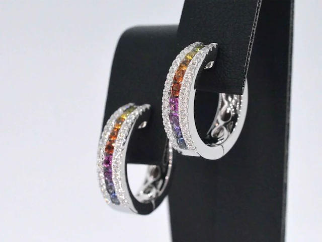Witgouden oorbellen met multi colour saffieren en diamanten - afbeelding 3 van  7