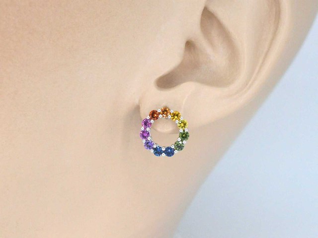 Witgouden oorbellen met multi colour saffieren in een cirkel - afbeelding 2 van  9