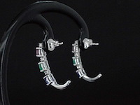 Witgouden oorbellen met multicolour edelstenen en diamant - afbeelding 5 van  8