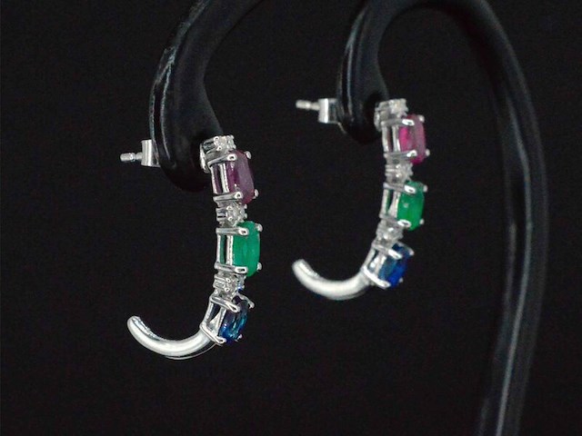 Witgouden oorbellen met multicolour edelstenen en diamant - afbeelding 3 van  8