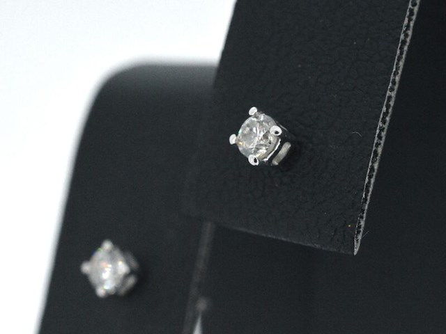 Witgouden oorbellen met natuurlijke diamant - afbeelding 3 van  9