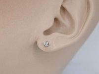 Witgouden oorbellen met natuurlijke diamant - afbeelding 2 van  9